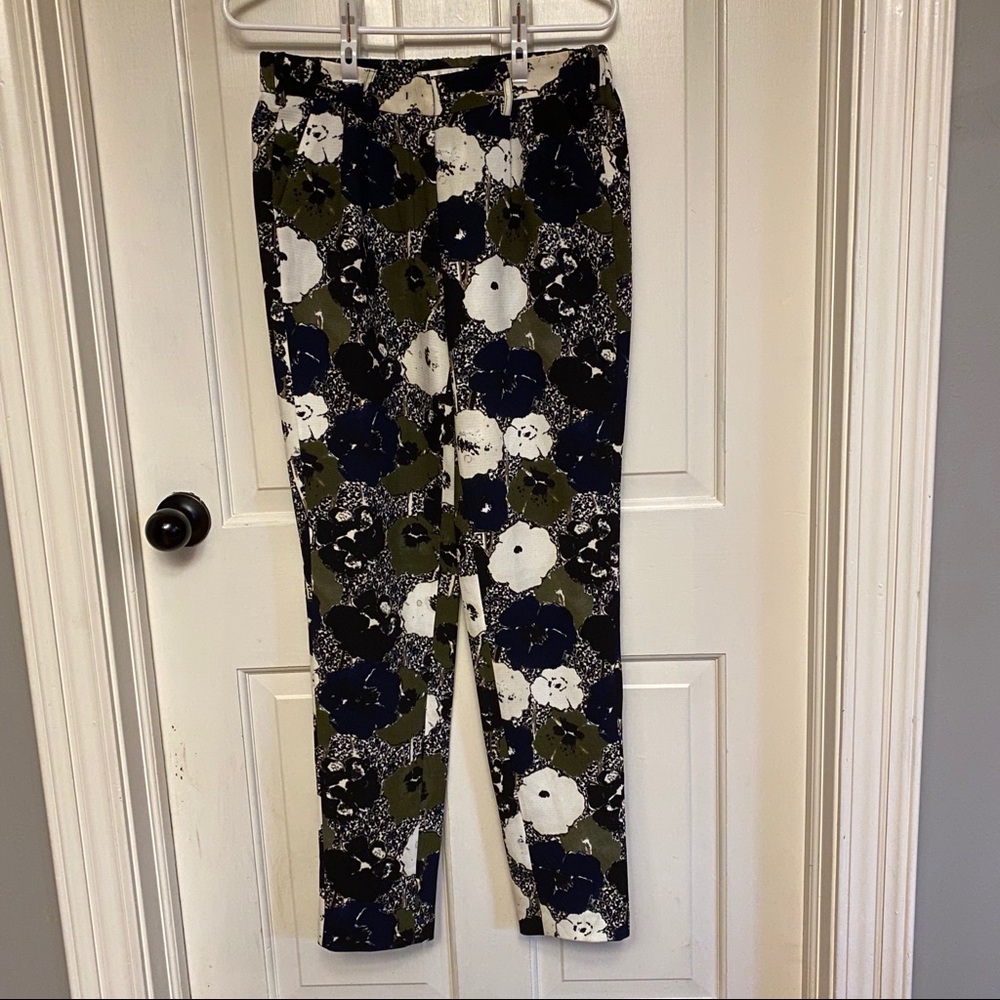 Like new! Essential Antwerp Dress Pants Size 36